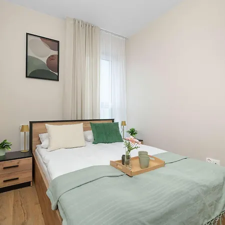 Apartman Stylish With Parking And Balcony By Renters Krakkó