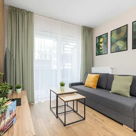 Stylish With Parking And Balcony By Renters * Krakkó