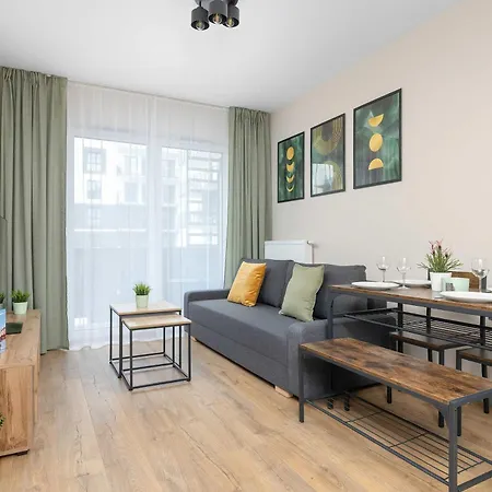 Apartman Stylish With Parking And Balcony By Renters *