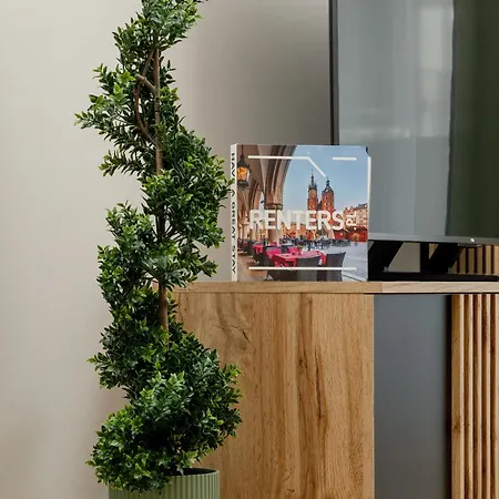 Stylish With Parking And Balcony By Renters