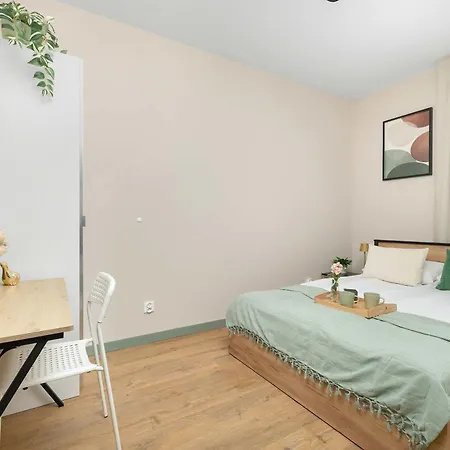 Stylish With Parking And Balcony By Renters *