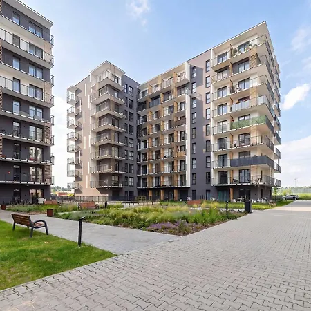 Stylish With Parking And Balcony By Renters